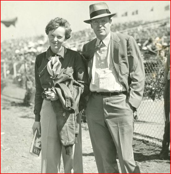 Amelia Earhart with her husband George Putnam (www.kivaa.blogspot.com (unkown))